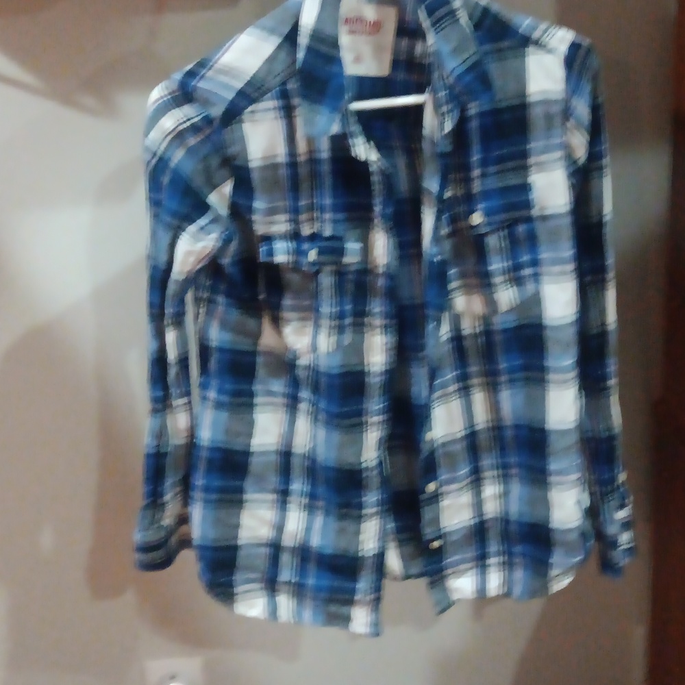 Basic plaid shirt in blue and white, size Large. By Mossimo